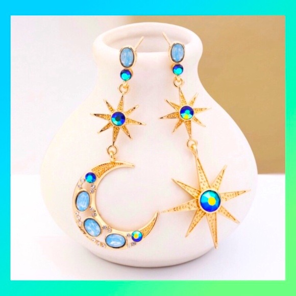 New! Moon & Stars Earrings! These are gorgeous! - Picture 1 of 6